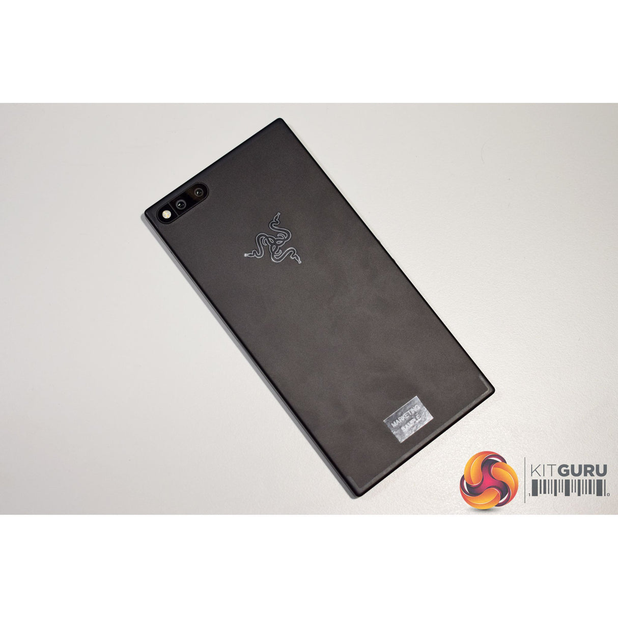 Razer Phone - 64 GB - Chrome Triple-Headed Snake Logo - Unlocked